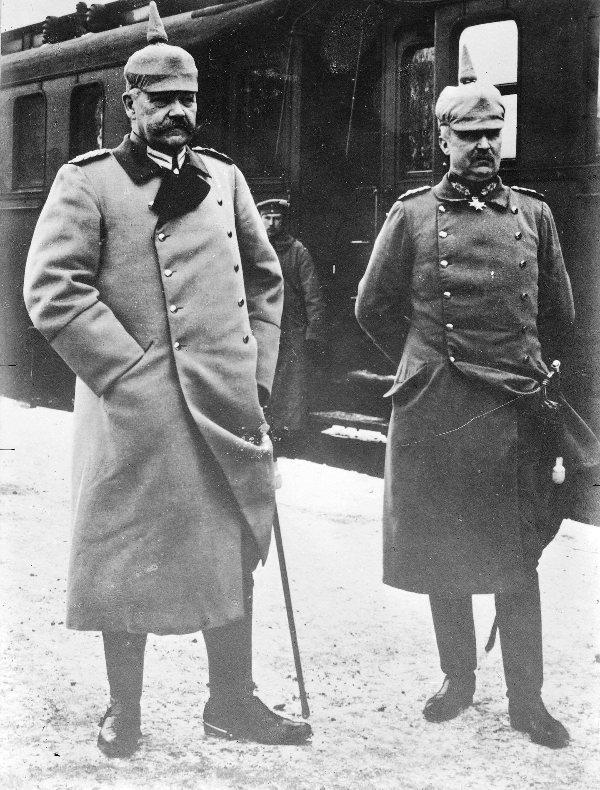 Paul von Hindenburg i Erich Ludendorff w mundurach, około 1918 roku