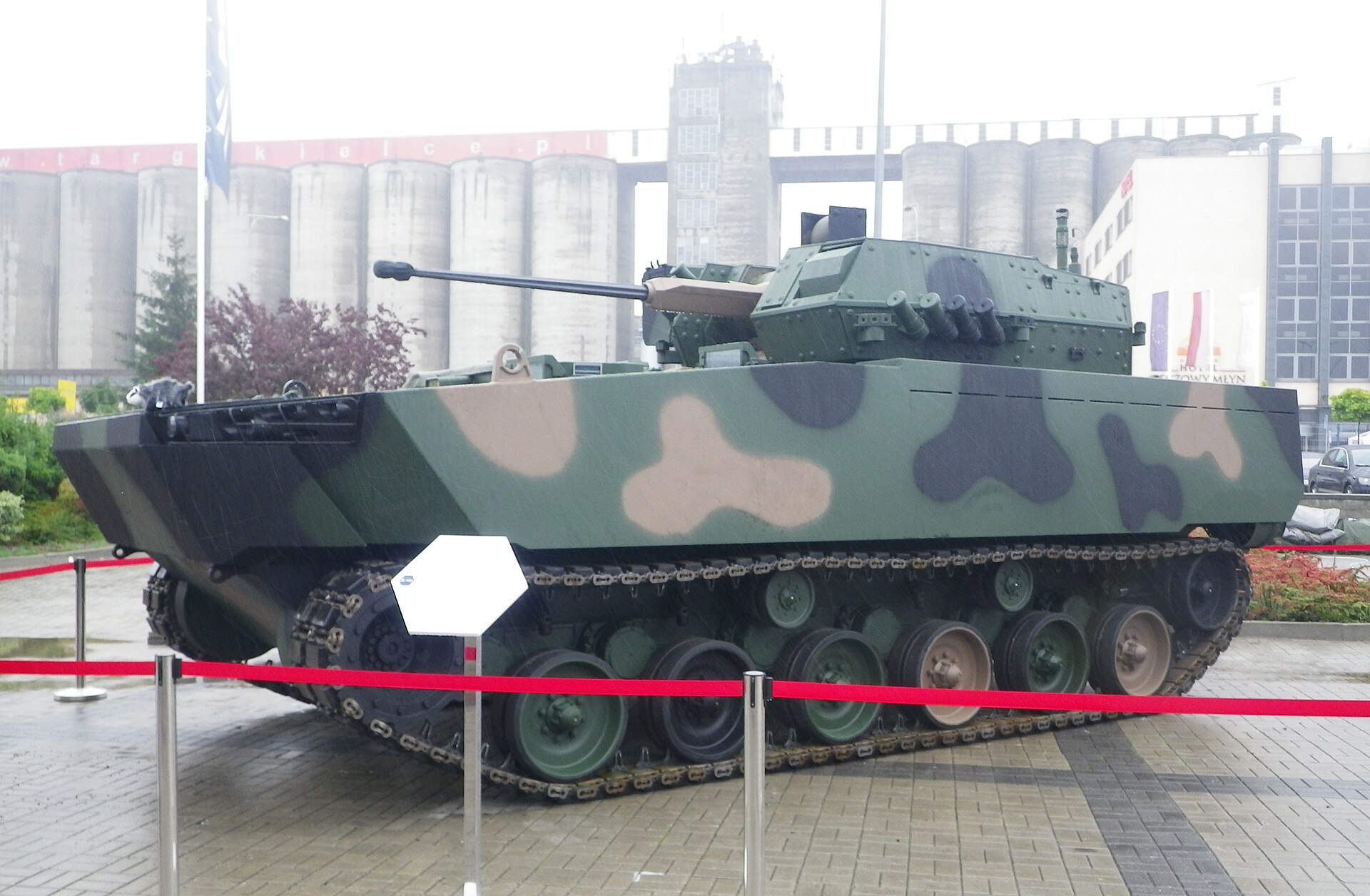 Demonstrator technologii BWP Borsuk na targach MSPO 2017