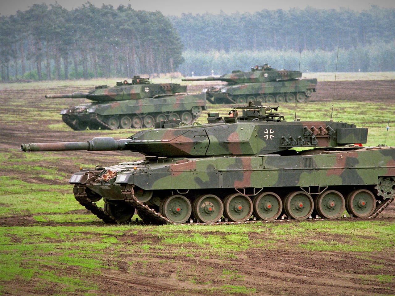 Czołg Leopard 2 podczas jazdy