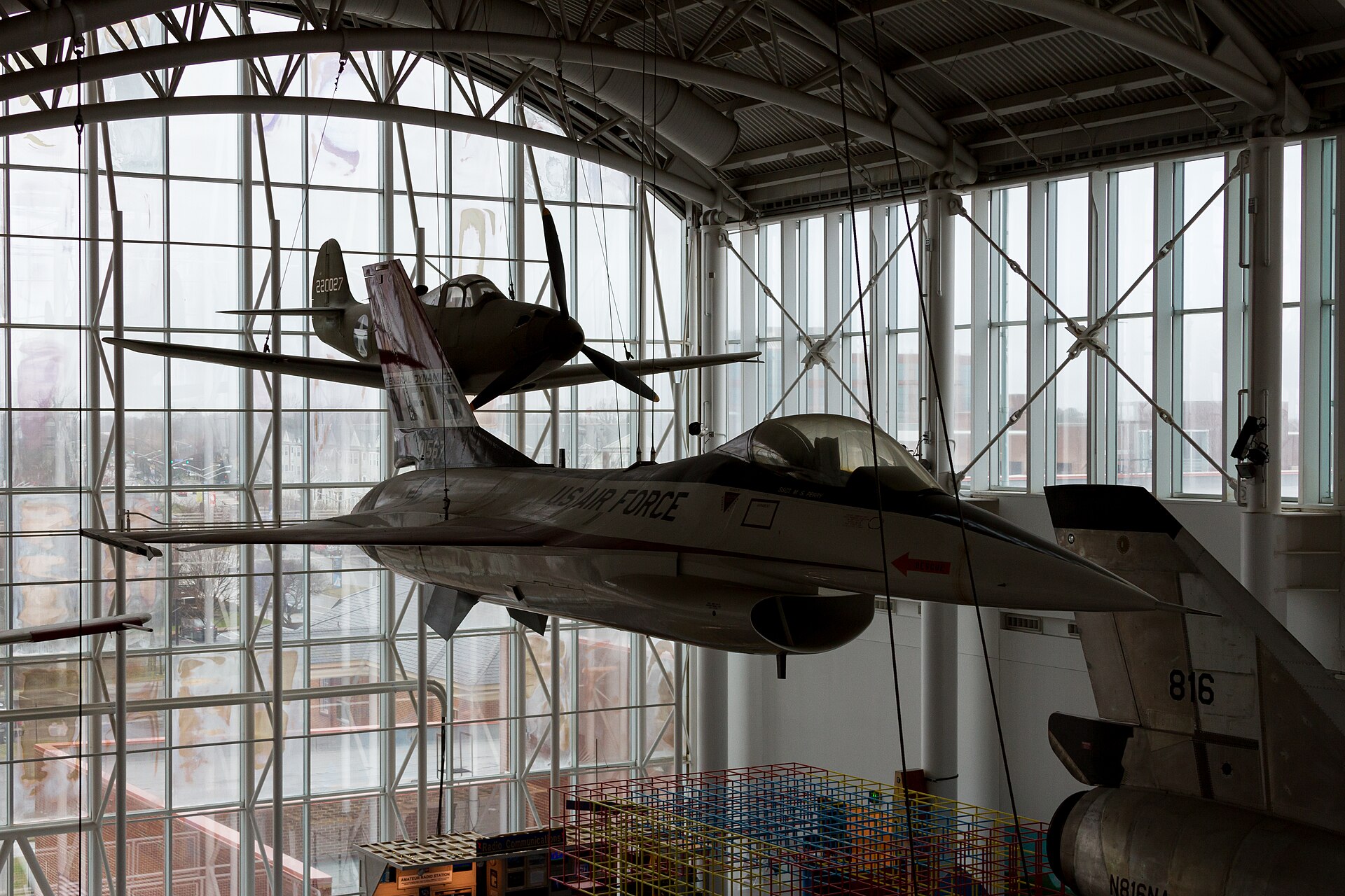 Prototyp YF-16 na ekspozycji muzealnej w Wirginii