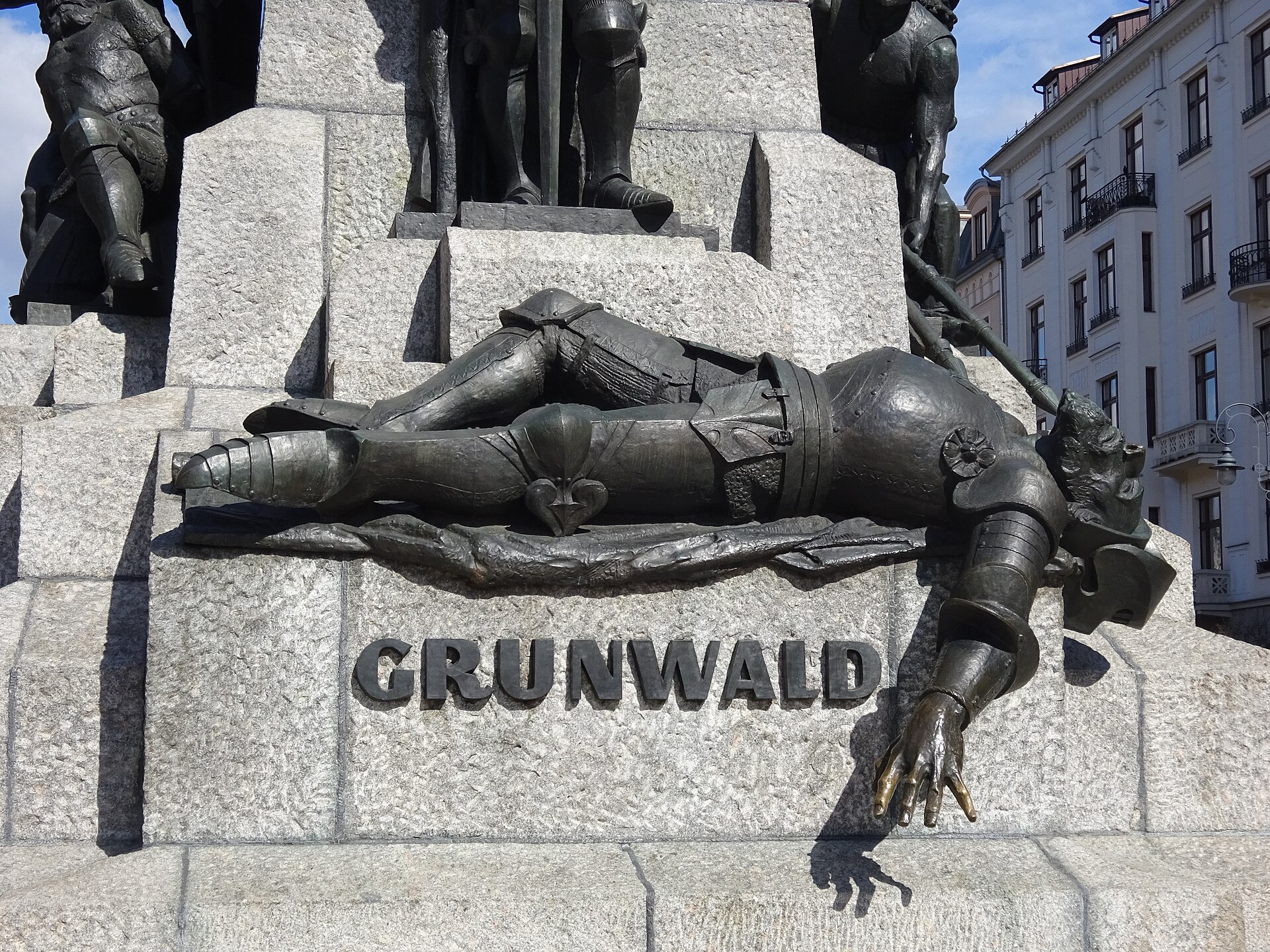 Fragment Pomnika Grunwaldzkiego w Krakowie, rzeźba poległego wielkiego mistrza