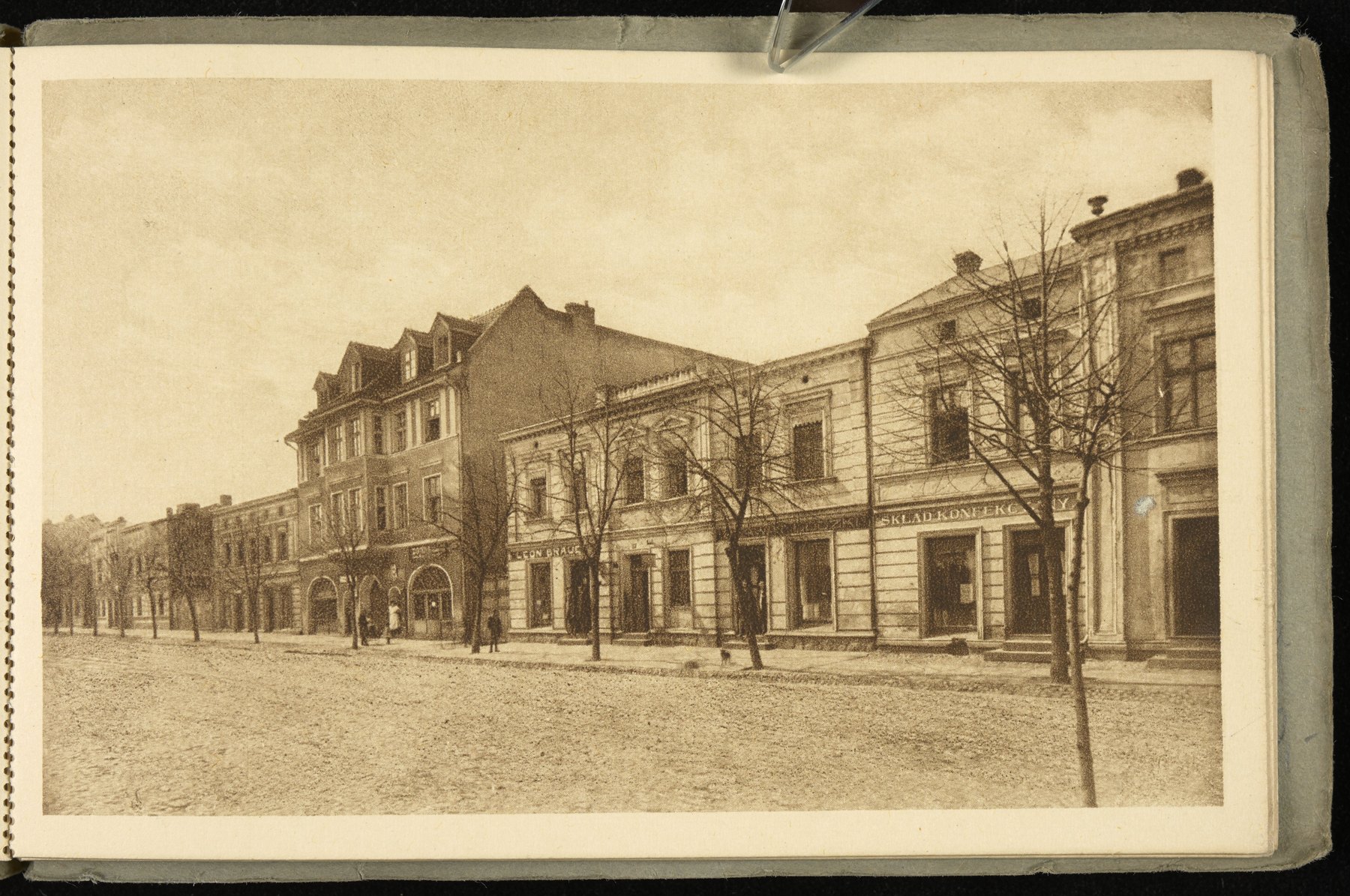 Rynek w Mogilnie na fotografii z lat trzydziestych XX wieku