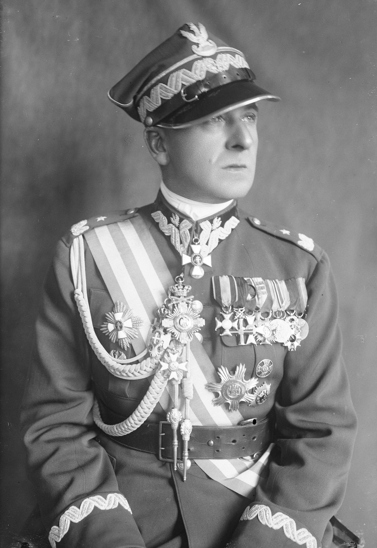 Portret generała Bolesława Wieniawy-Długoszowskiego w mundurze