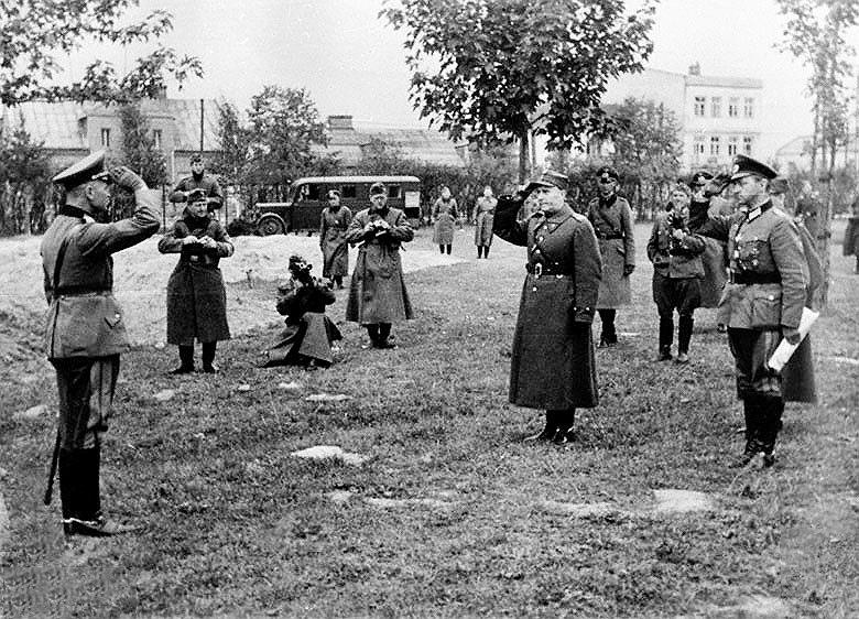 Gen. Tadeusz Kutrzeba w drodze na rozmowy kapitulacyjne, 27 września 1939 roku