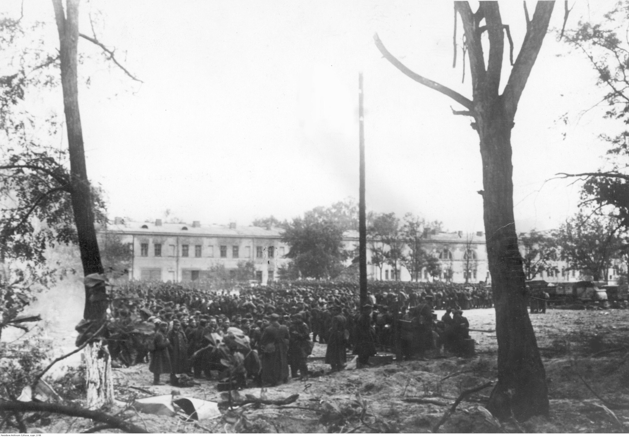 Polskie oddziały w twierdzy Modlin przed złożeniem broni, 29 września 1939 roku