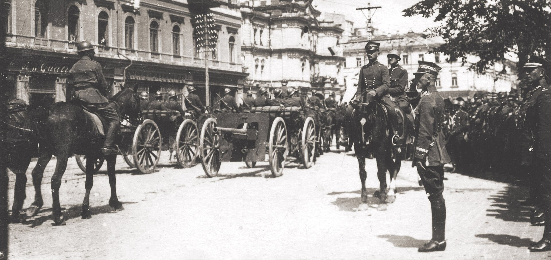 Defilada Wojska Polskiego na Chreszczatyku w Kijowie w maju 1920 roku