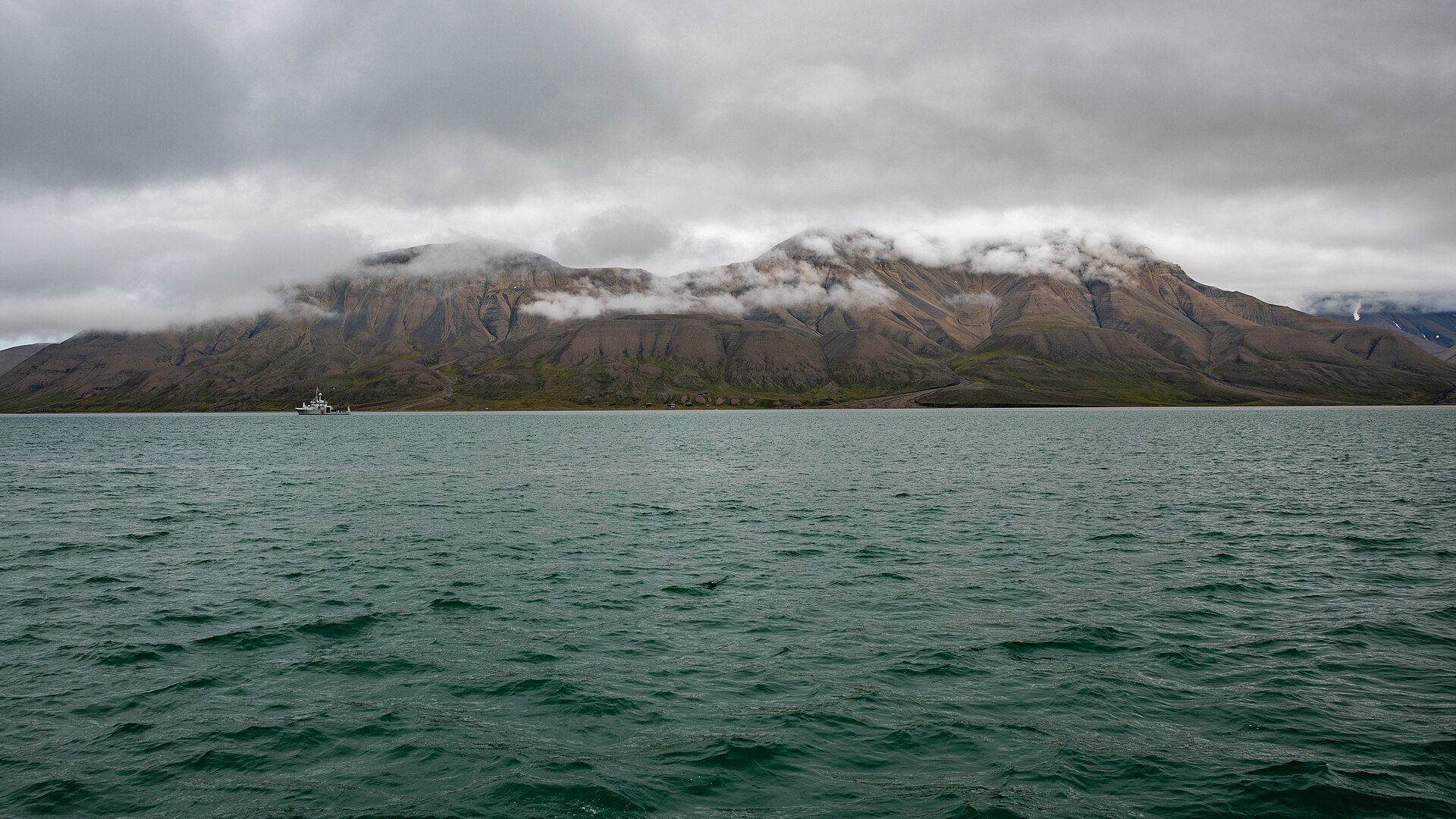 Port w Longyearbyen na Svalbardzie, zdjęcie ilustracyjne